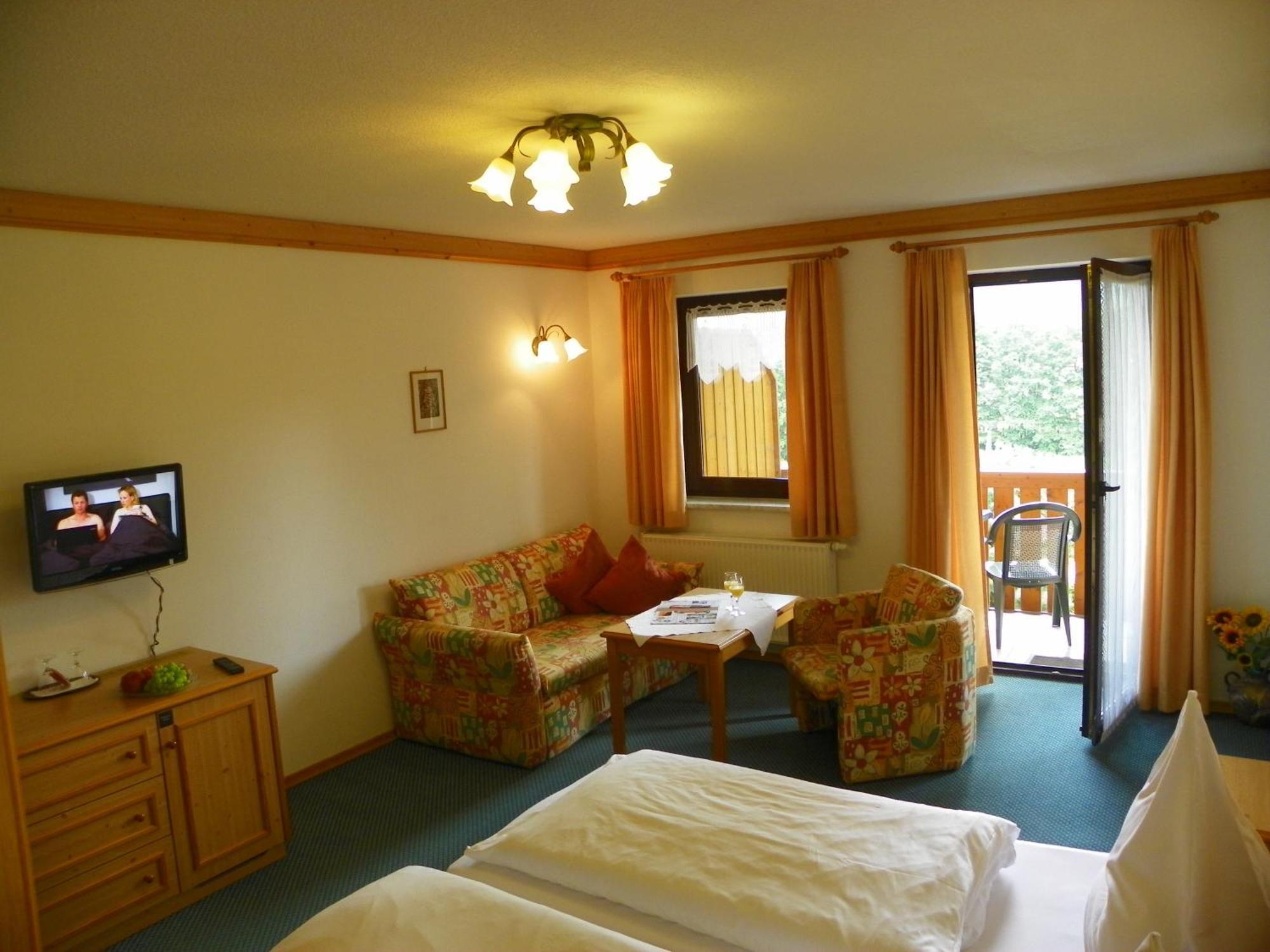 Landhotel Steigerwaldhaus Burghaslach Esterno foto