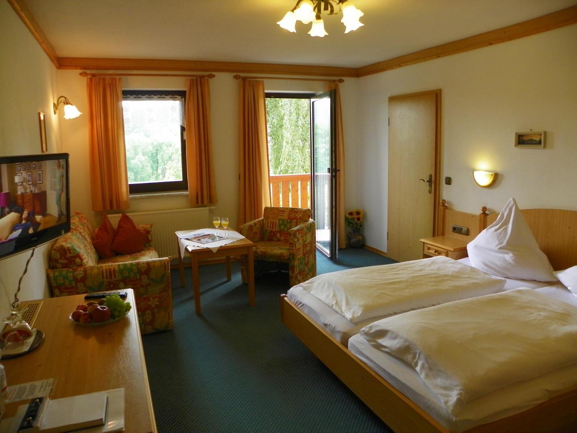 Landhotel Steigerwaldhaus Burghaslach Esterno foto